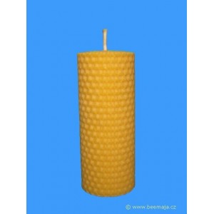 Svíčka ze včelího vosku točená z mezistěny 4/10.
